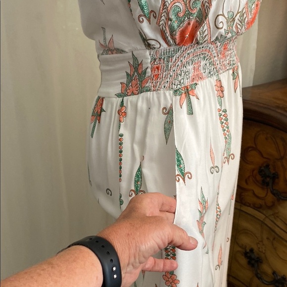 Cream V-Neck Sleeveless Resort Maxi Sundress - Picture 6 of 13